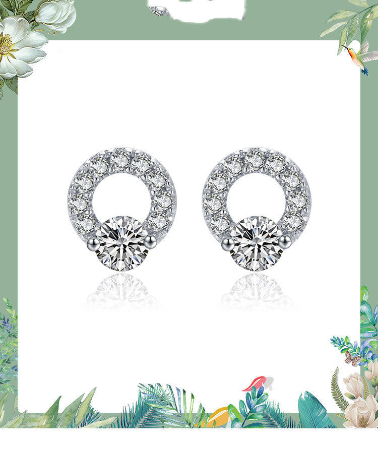 Cute 925 Sterling Silver Round Sparkling CZ Post Stud Earrings.