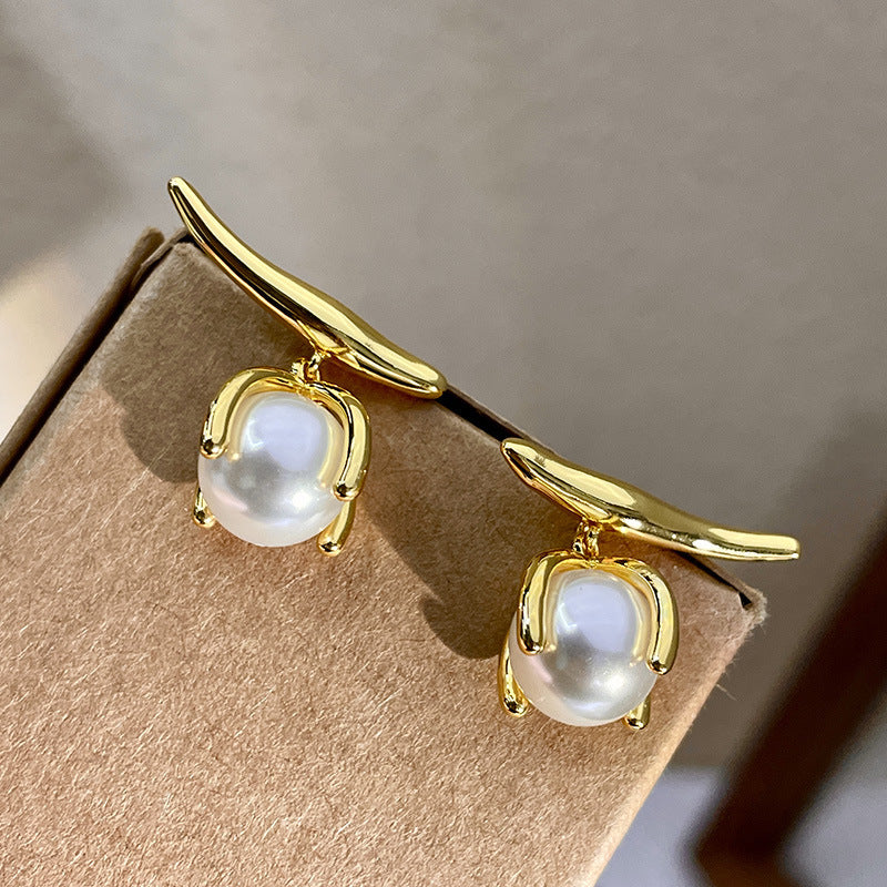 Elegant Design 925 Sterling Silver Gold Overlay Pearl Stud Earrings.