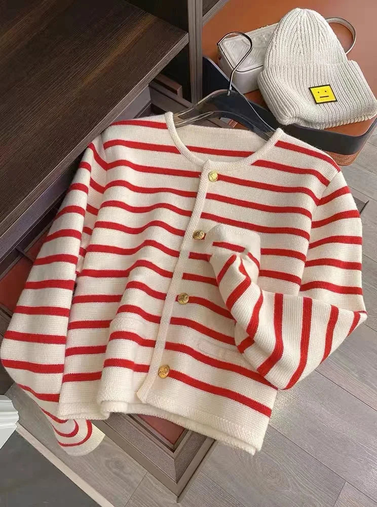 Modern All Season O-neck Stripe Knitted Cardigan with Long Sleeves