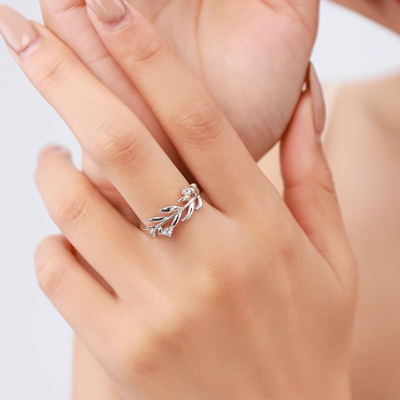925 Solid Sterling Silver Ring Adorned with Accent Leaves & Sparkling Gems.