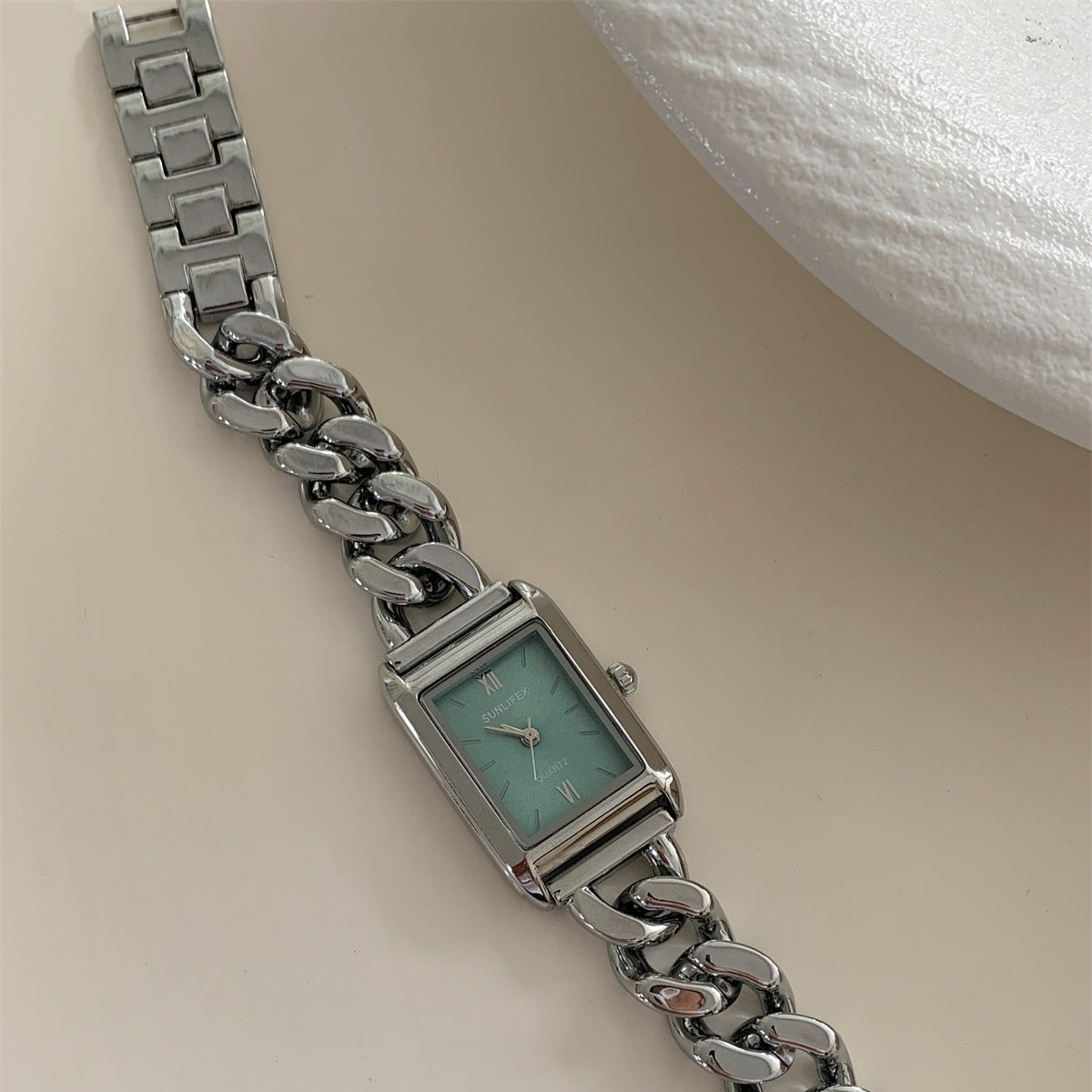 Classic Simple Design Ladies Chain Watch