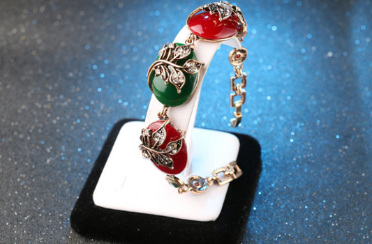 Green & Red Retro Charm Boho Vintage Bracelet with Beads and Nature Leaf Design.