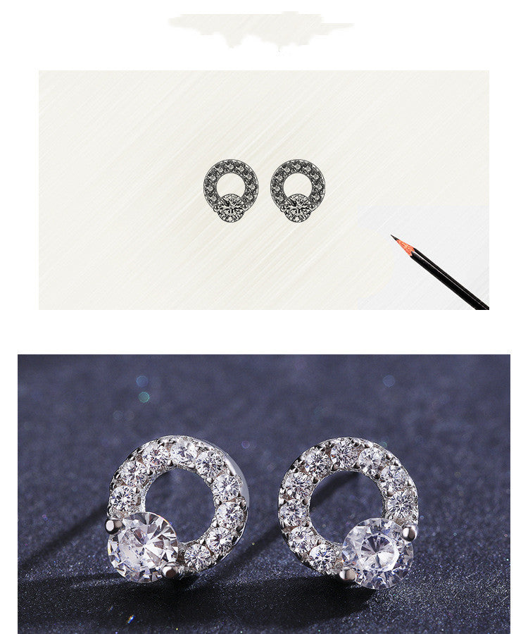 Cute 925 Sterling Silver Round Sparkling CZ Post Stud Earrings.