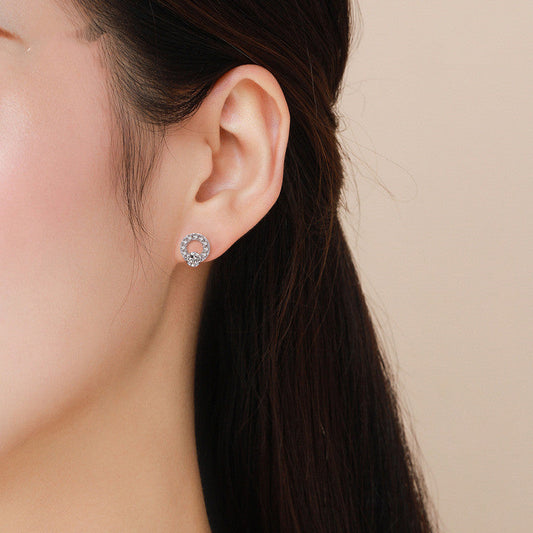 Cute 925 Sterling Silver Round Sparkling CZ Post Stud Earrings.