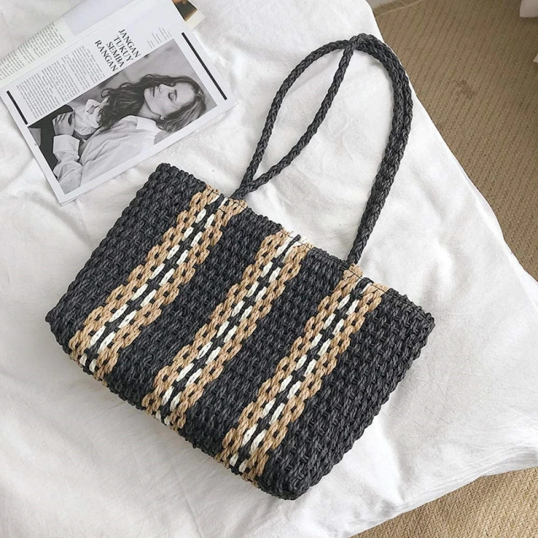 Large Capacity Woven Straw Handbag Zipper Shoulder Bag