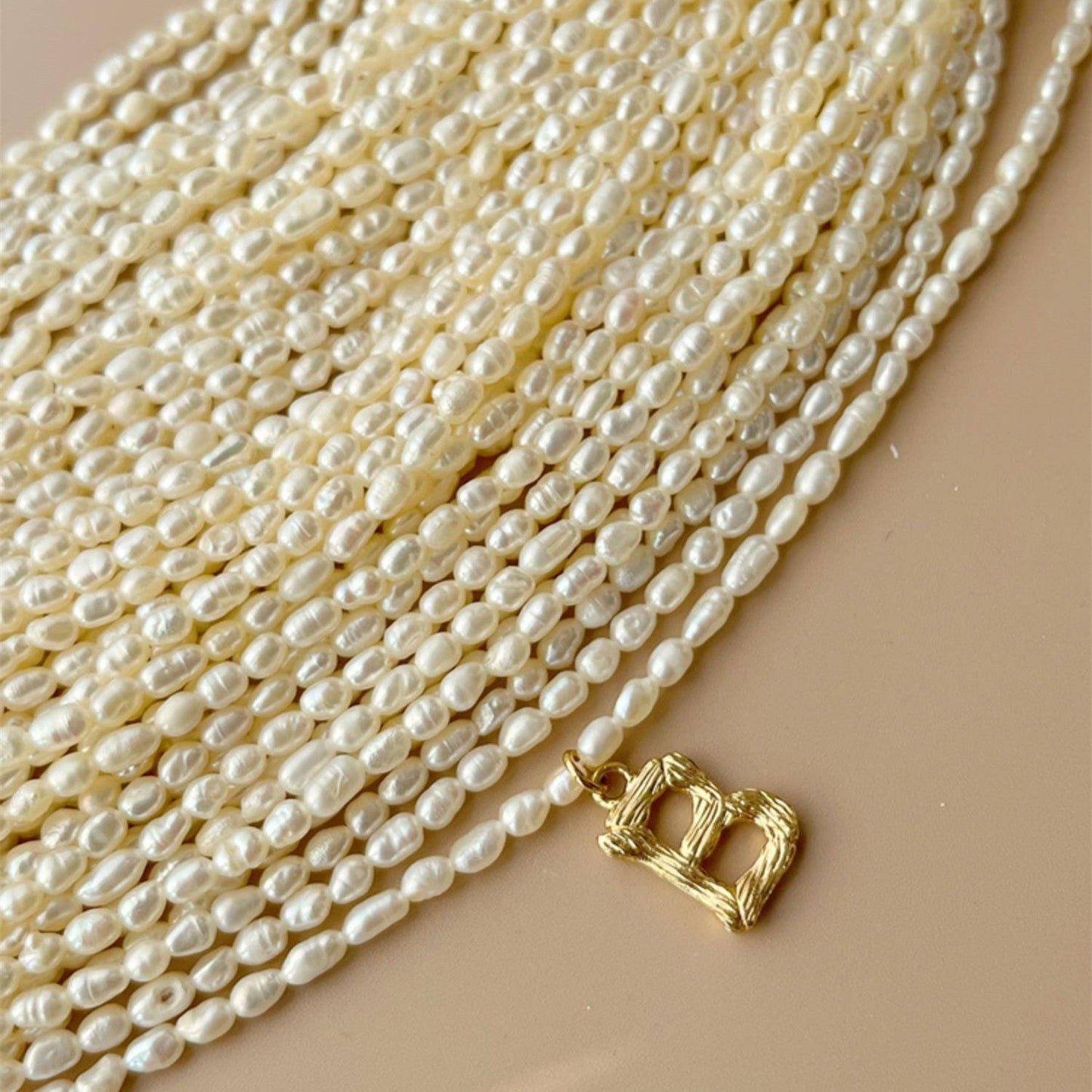 Custom Personalized Natural Freshwater Grain Pearl Letter Necklace Vintage Classic.