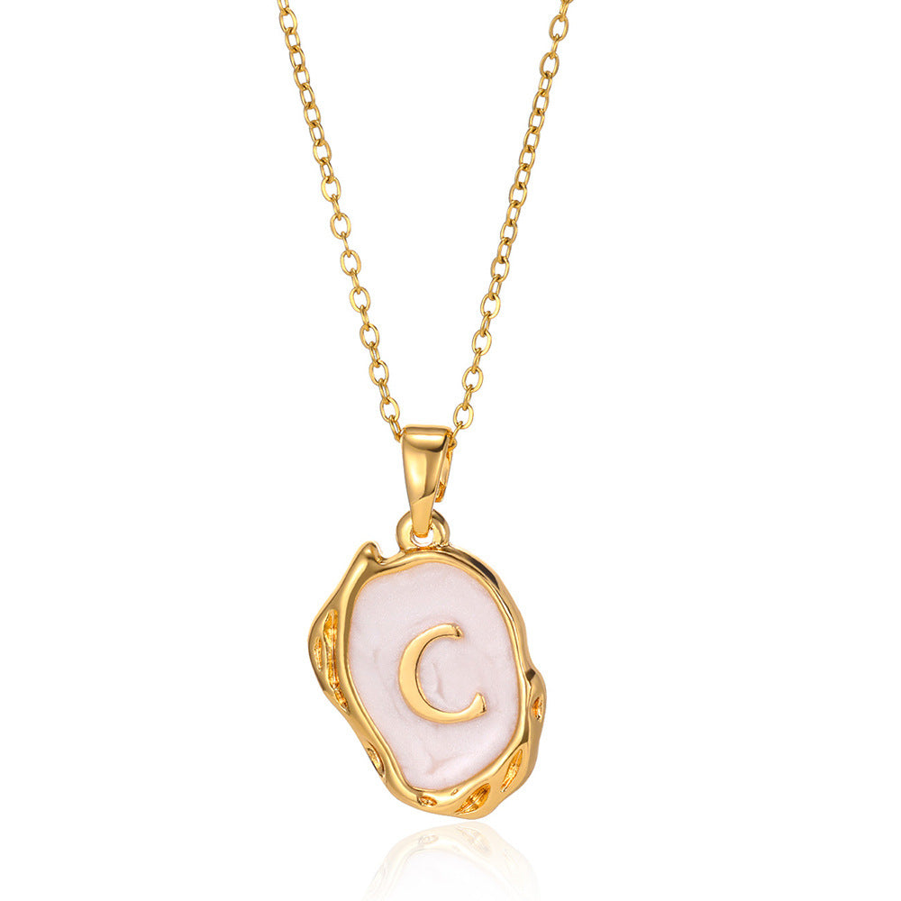 Retro Style Gold Inlaid Pearl Design Personalized Letter Necklace.