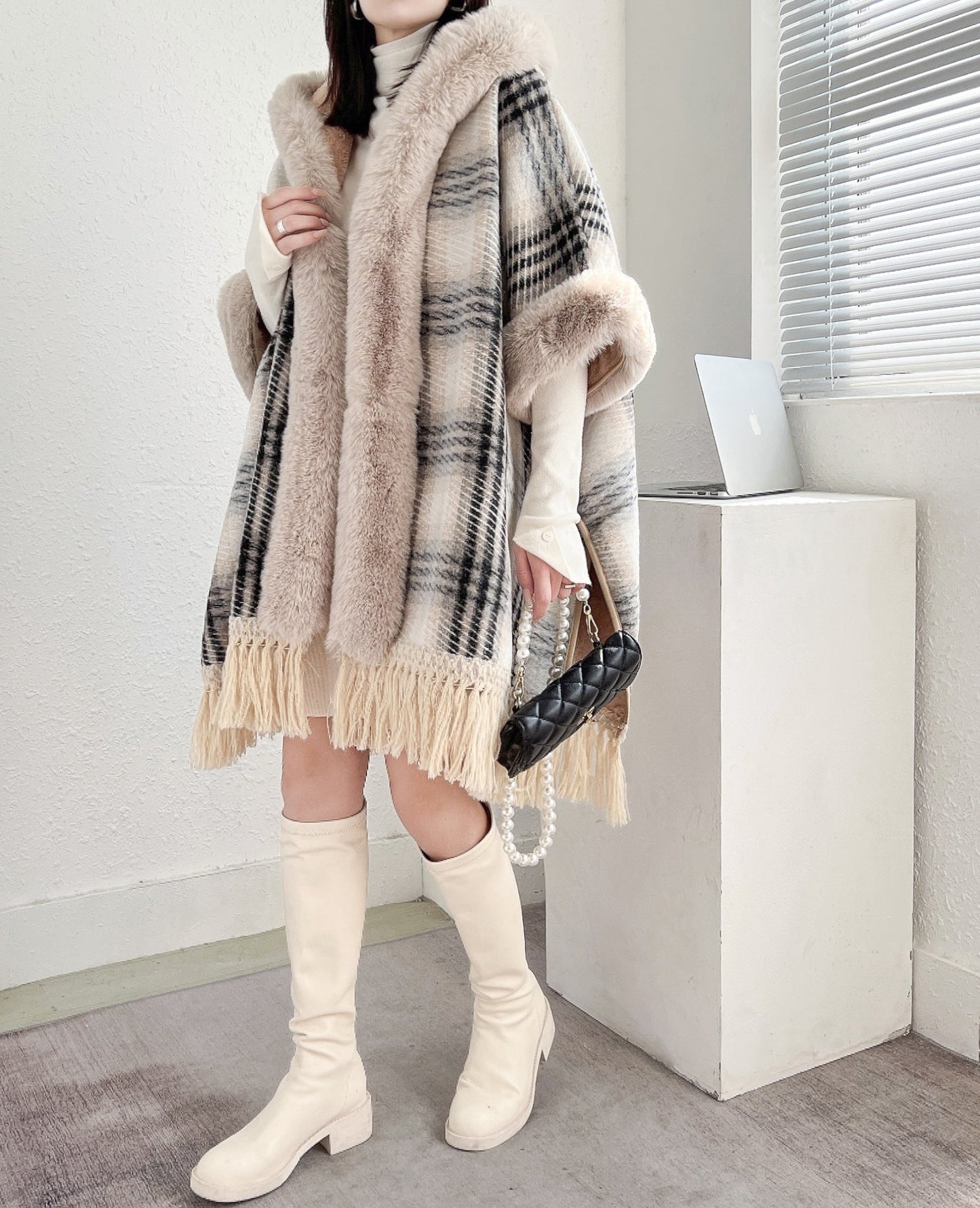 Classy Lady Plaid Pattern Cape Jacket