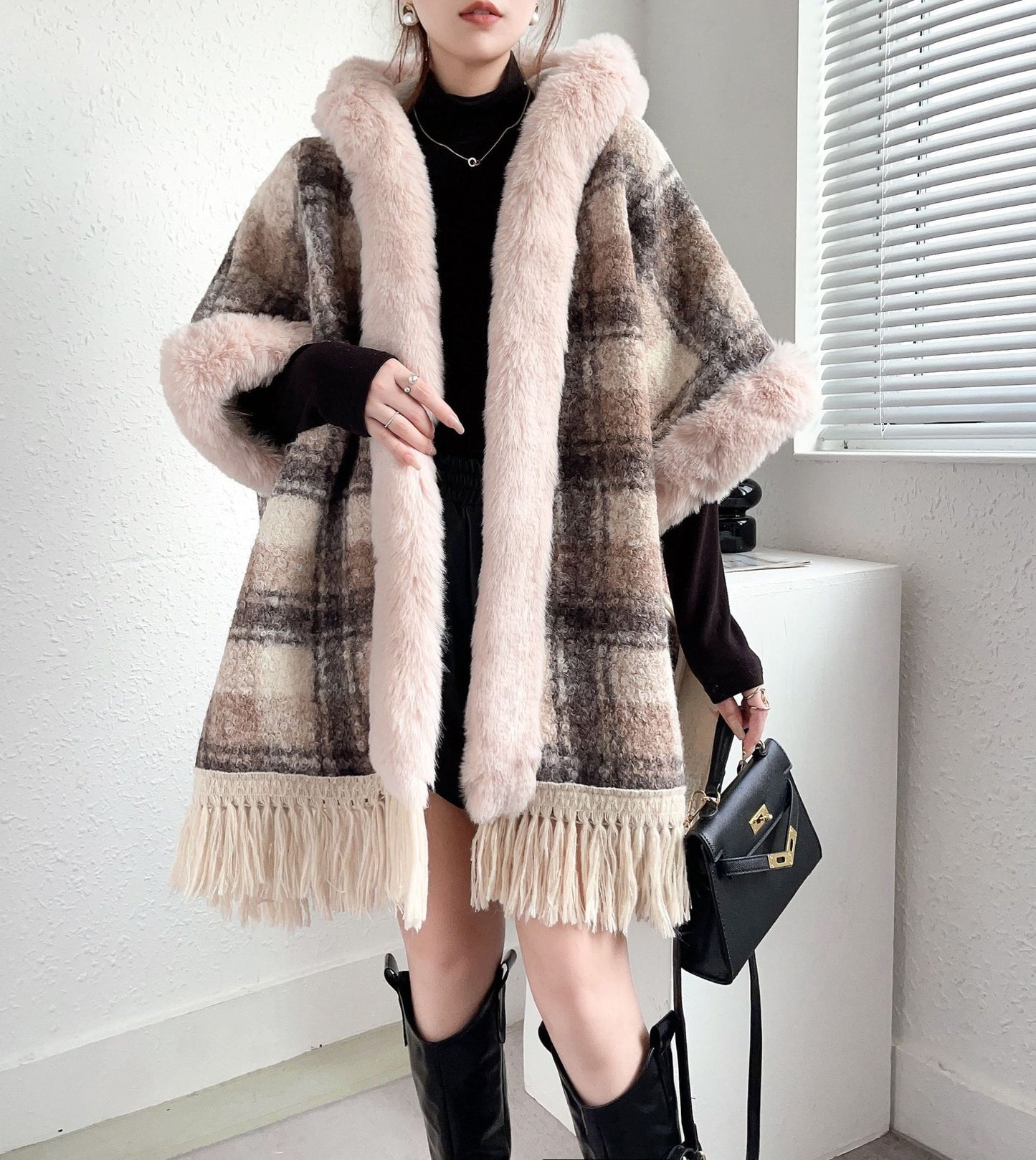 Classy Lady Plaid Pattern Cape Jacket