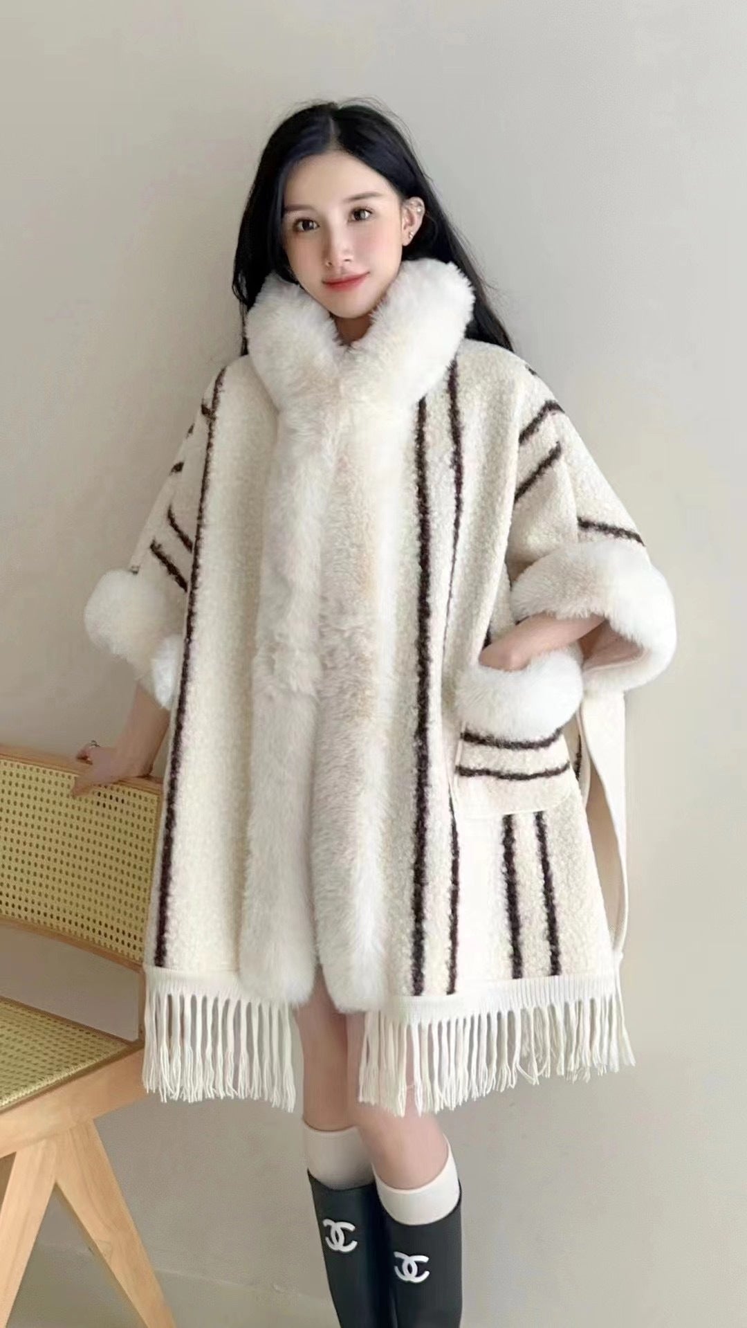 Classy Lady Plaid Pattern Cape Jacket