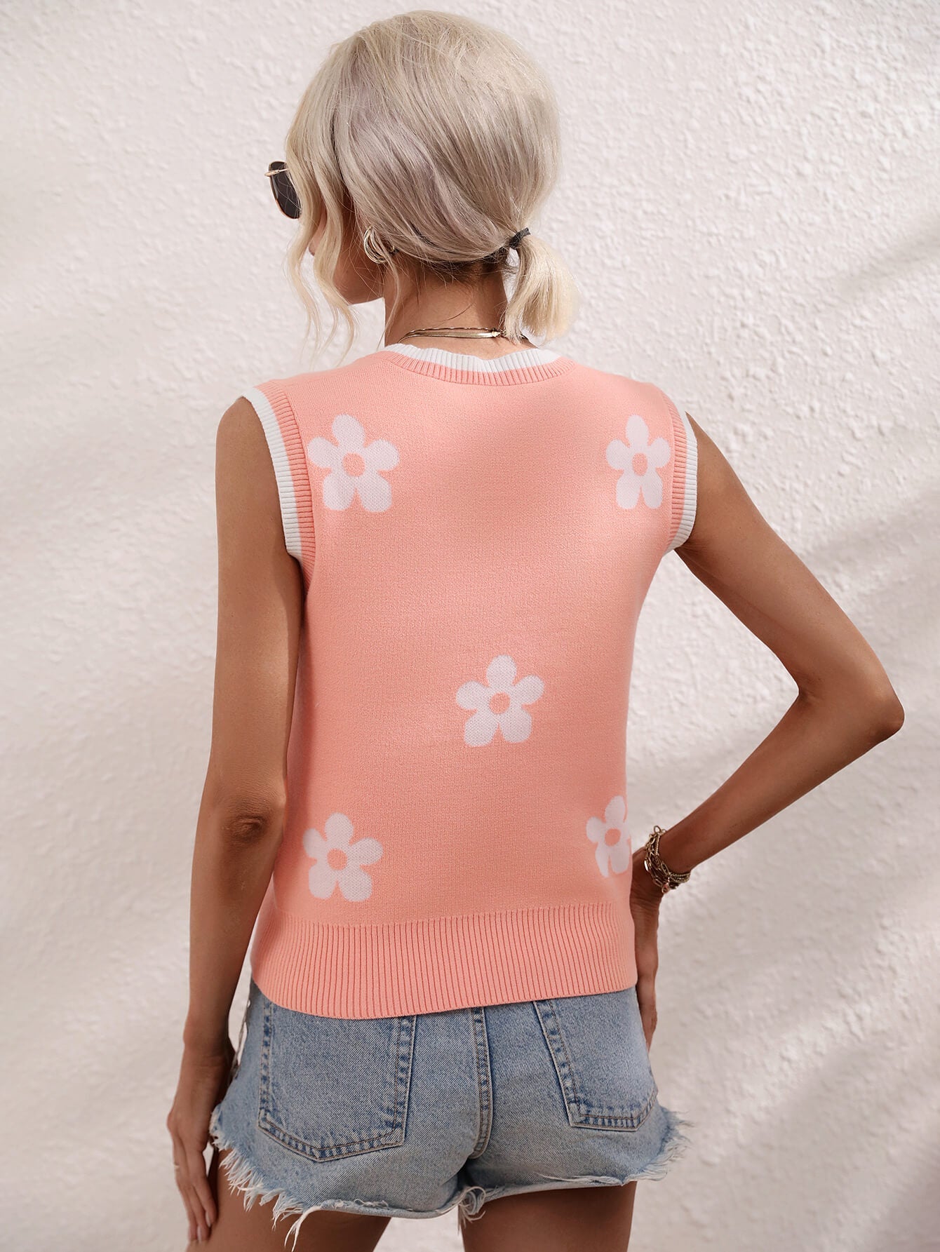 Clover Chic Floral Top-Vest with  Contrast Ribbed Trim