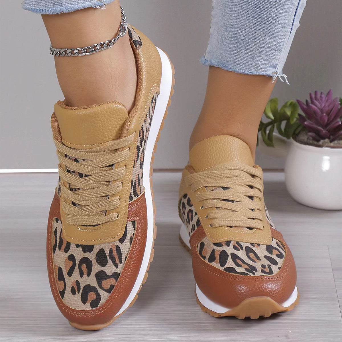 Fashion Leopard Print Lace-up Sports Shoes Sneakers