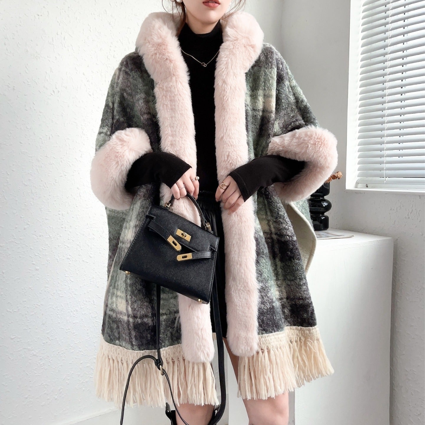 Classy Lady Plaid Pattern Cape Jacket