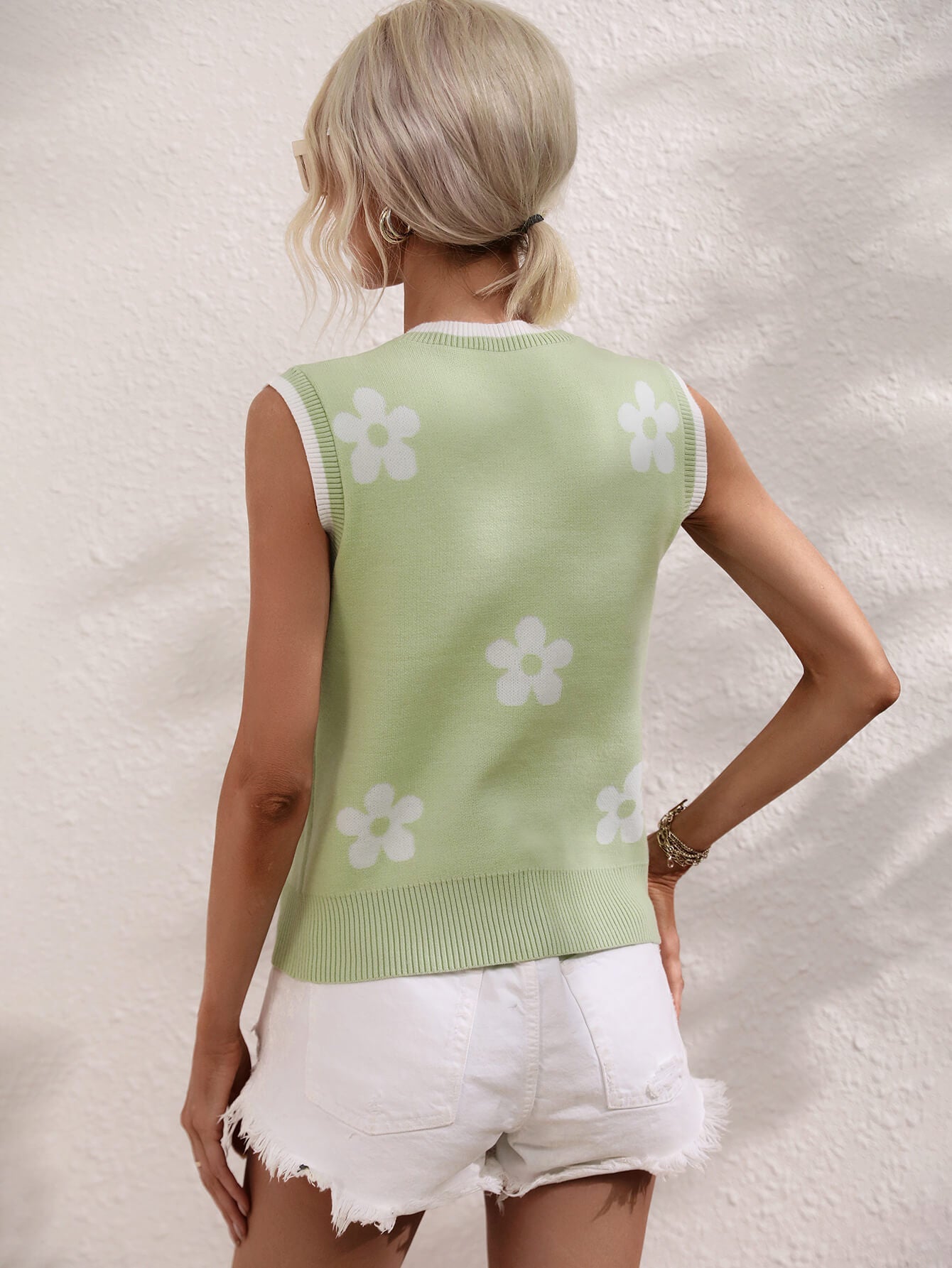 Clover Chic Floral Top-Vest with  Contrast Ribbed Trim