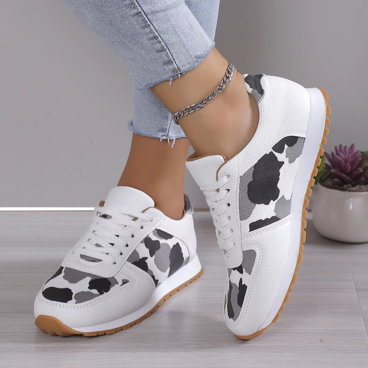 Fashion Leopard Print Lace-up Sports Shoes Sneakers