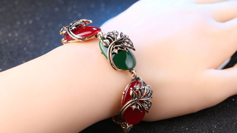 Green & Red Retro Charm Boho Vintage Bracelet with Beads and Nature Leaf Design.