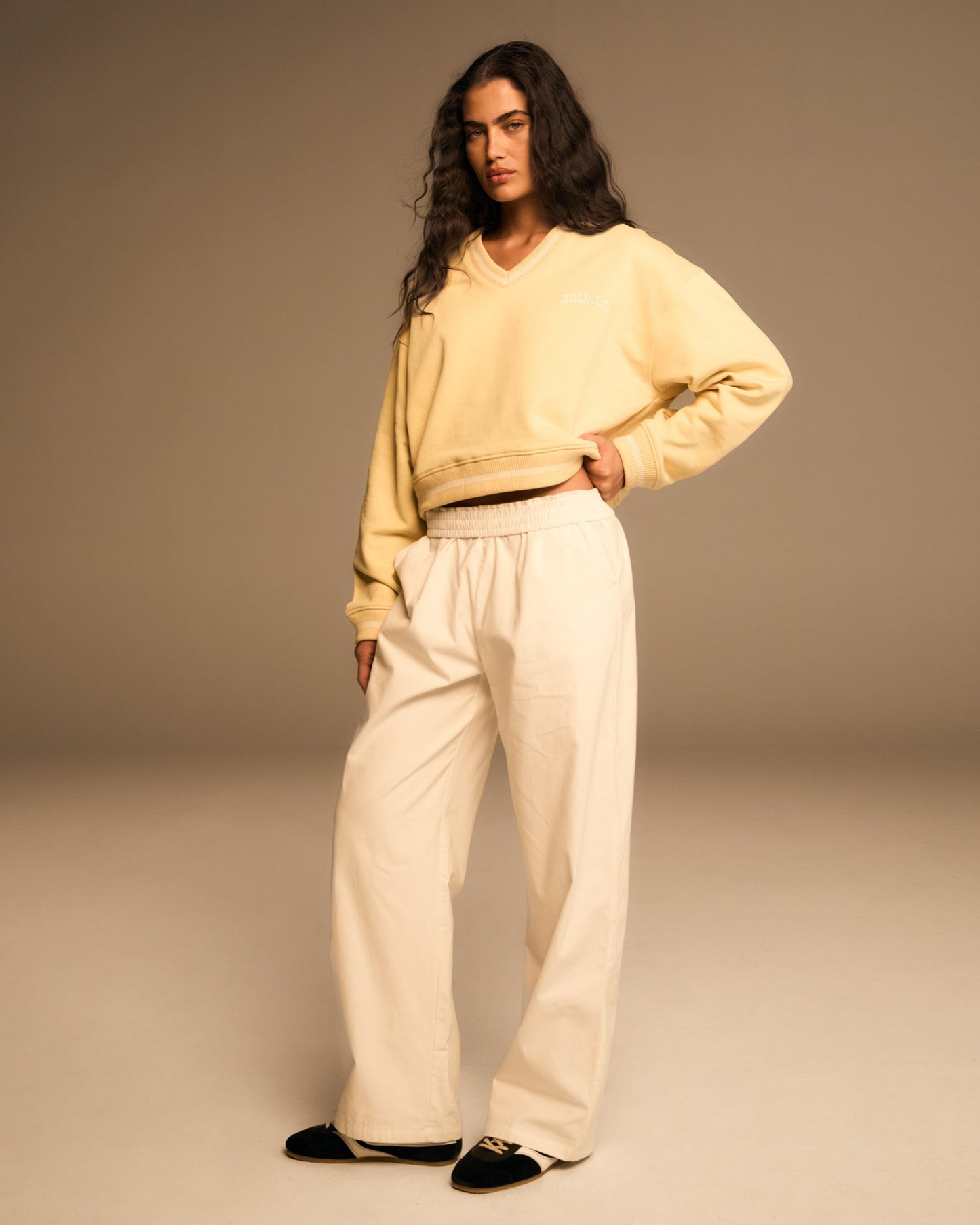 V Neck Contrast Sweatshirt - Butter Yellow/Marshmallow White