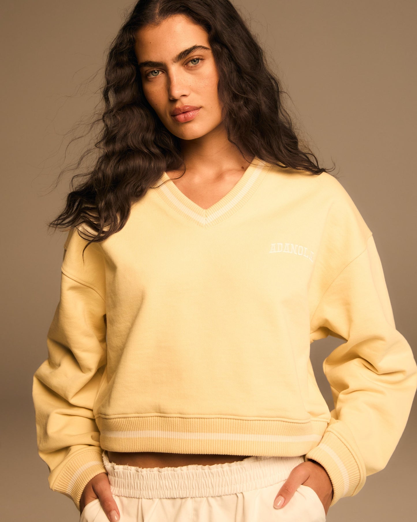 V Neck Contrast Sweatshirt - Butter Yellow/Marshmallow White