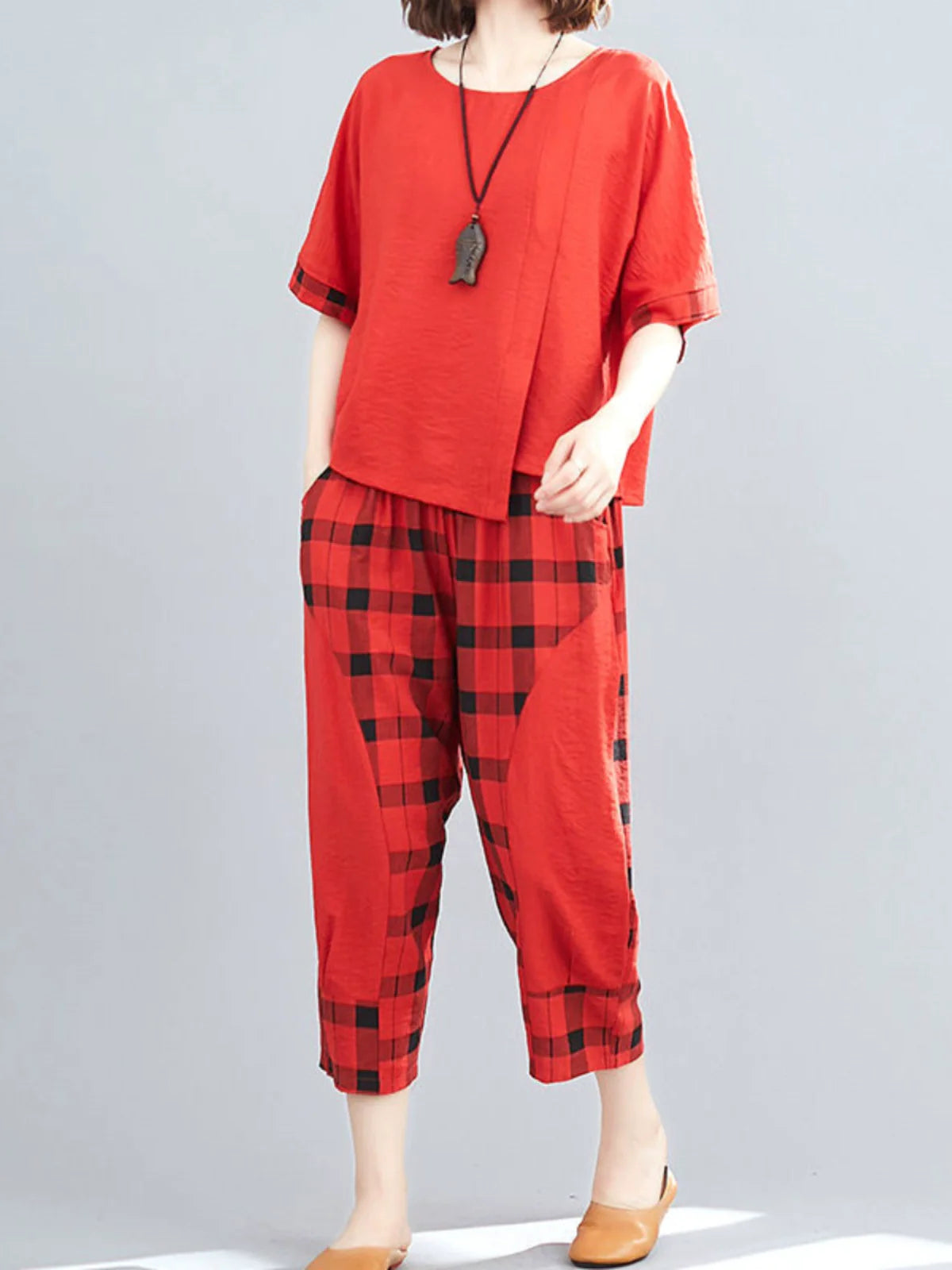 Comfy  2-piece  Casual Sports Set with Loose Short-Sleeved Top & Checkerboard  Pants