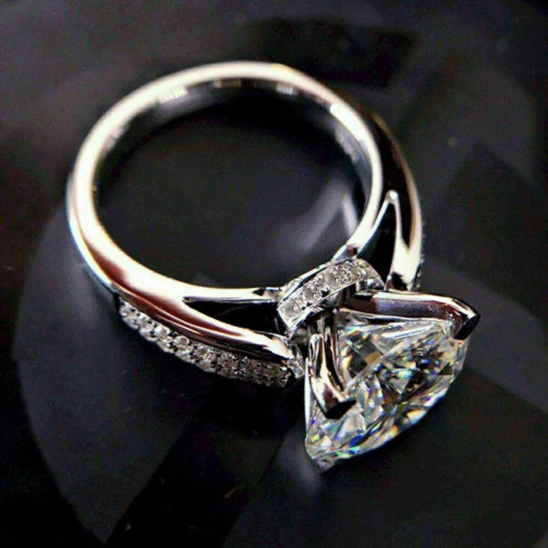 Classic Wedding Engagement Ring