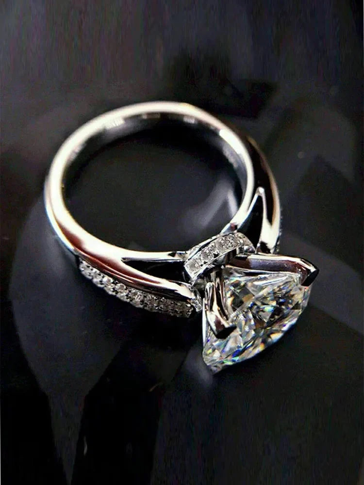 Classic Wedding Engagement Ring