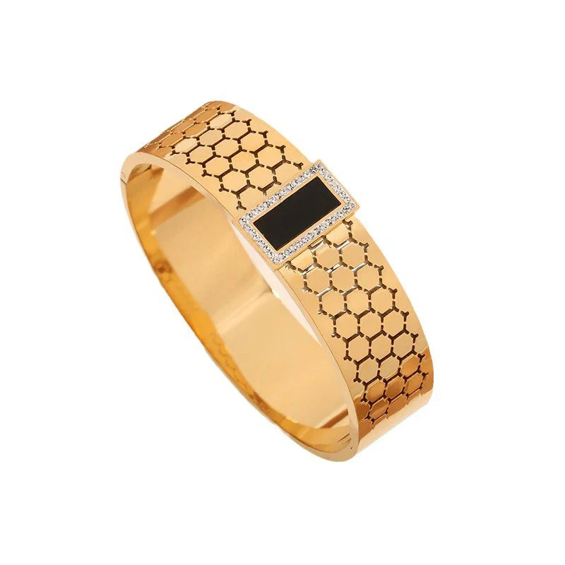 Sparkling Zircon Shell Cuff Bracelet