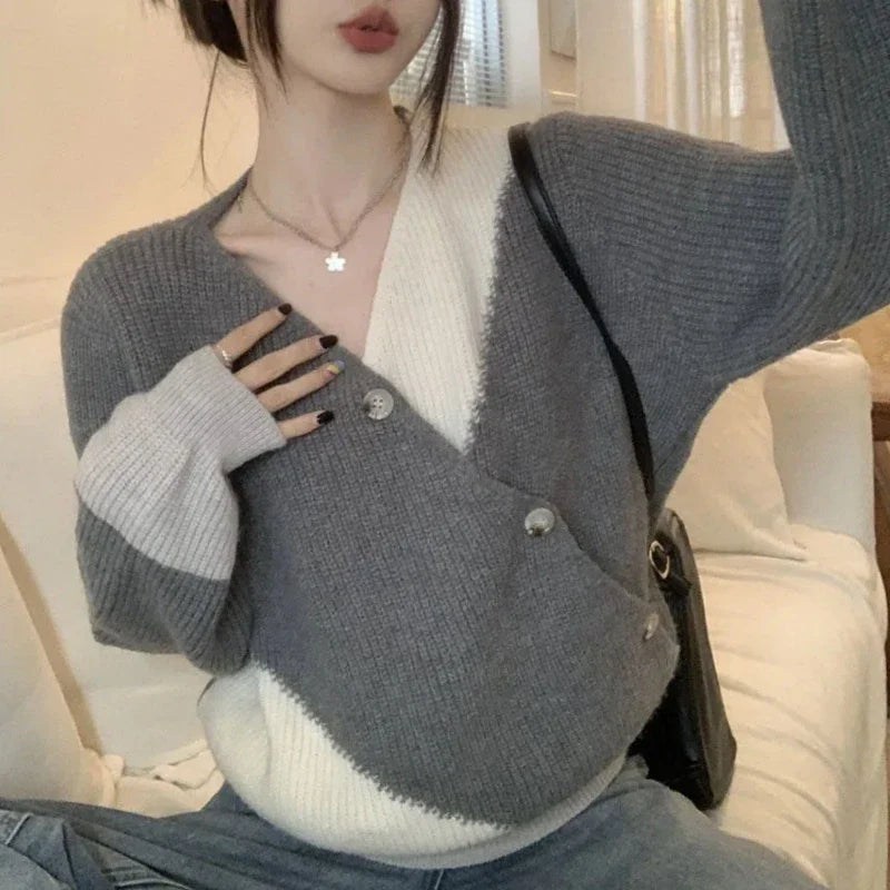 Creamy Gray   Patchwork V-neck Pullover with Long Sleeves