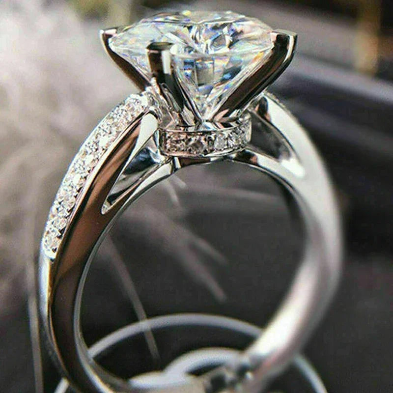 Classic Wedding Engagement Ring