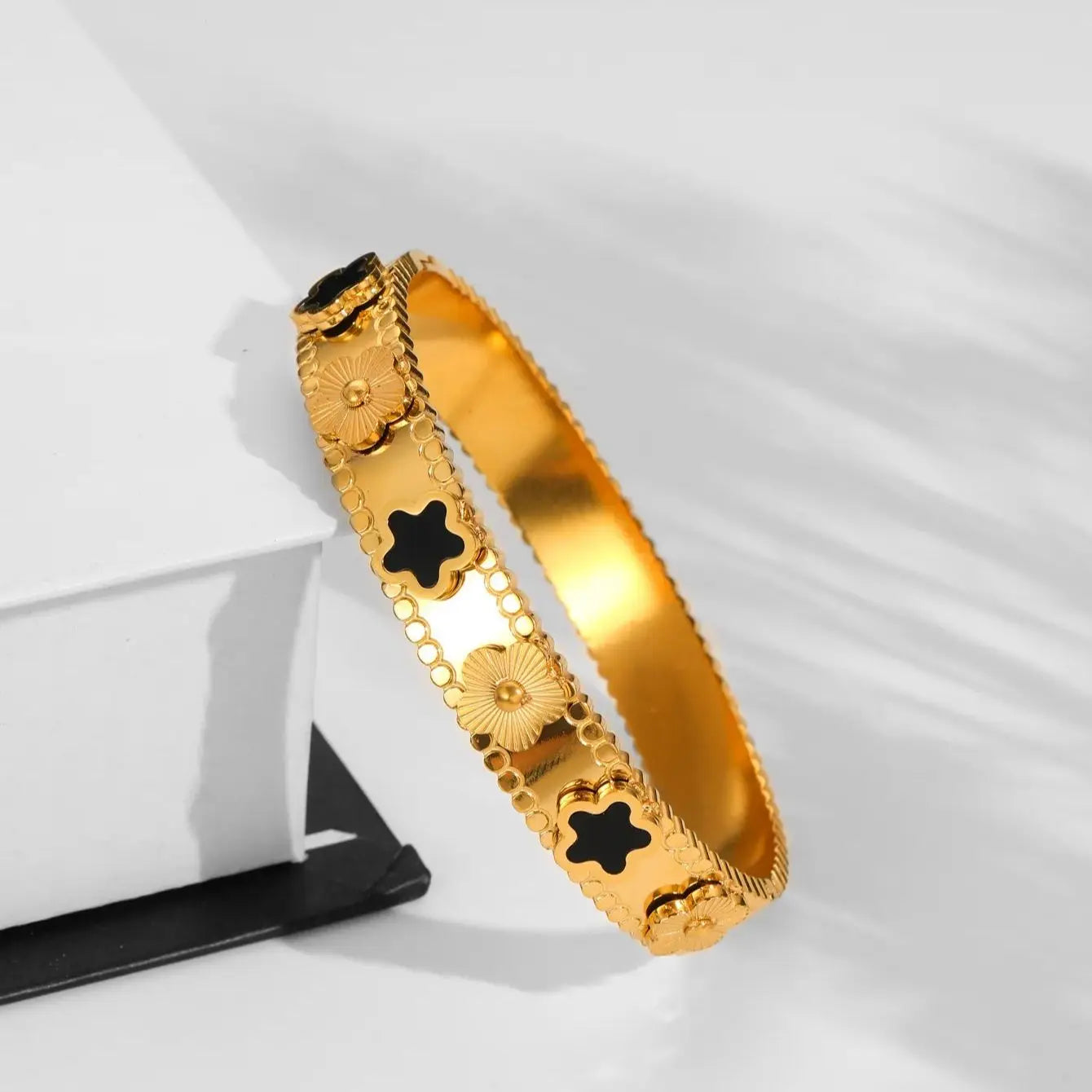 18k Gold Plated Lucky 4 Leaf Clover Bracelet