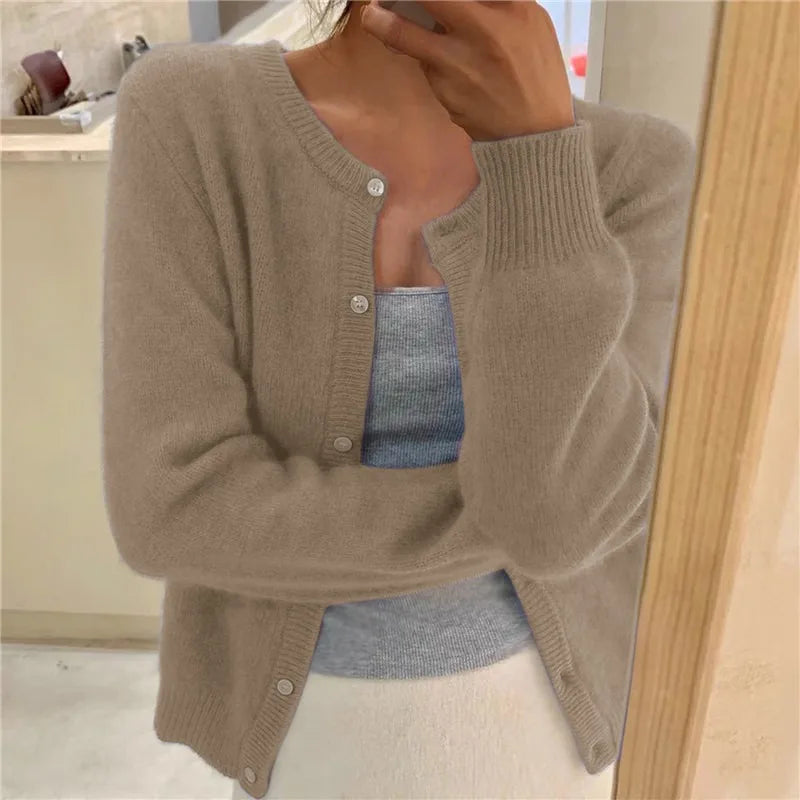 Perfect Fit  Knitted  Cardigan  Single Breasted  with Long Sleeve