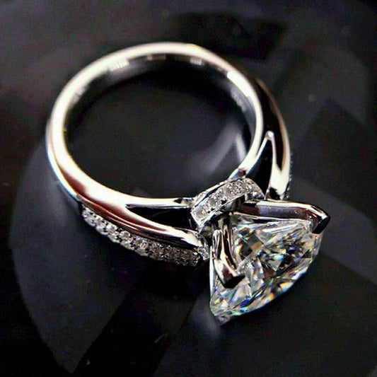 Classic Wedding Engagement Ring