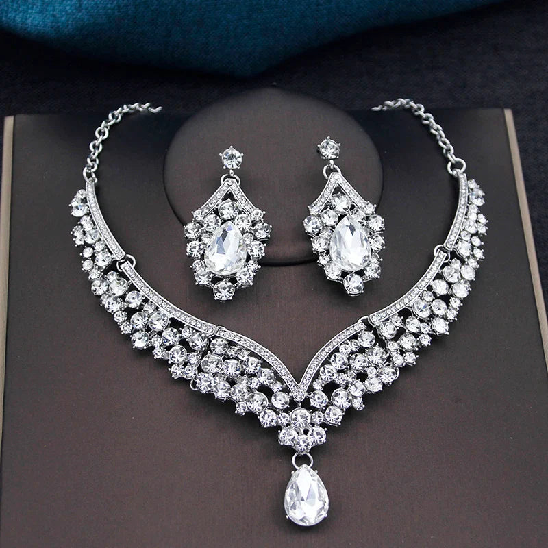 Shimmering Rhinestone Crystal Waterdrop Necklace & Earring Set