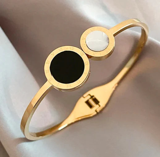 Round Roman Style Design Bracelet