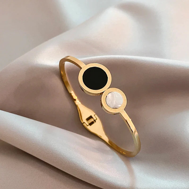 Round Roman Style Design Bracelet