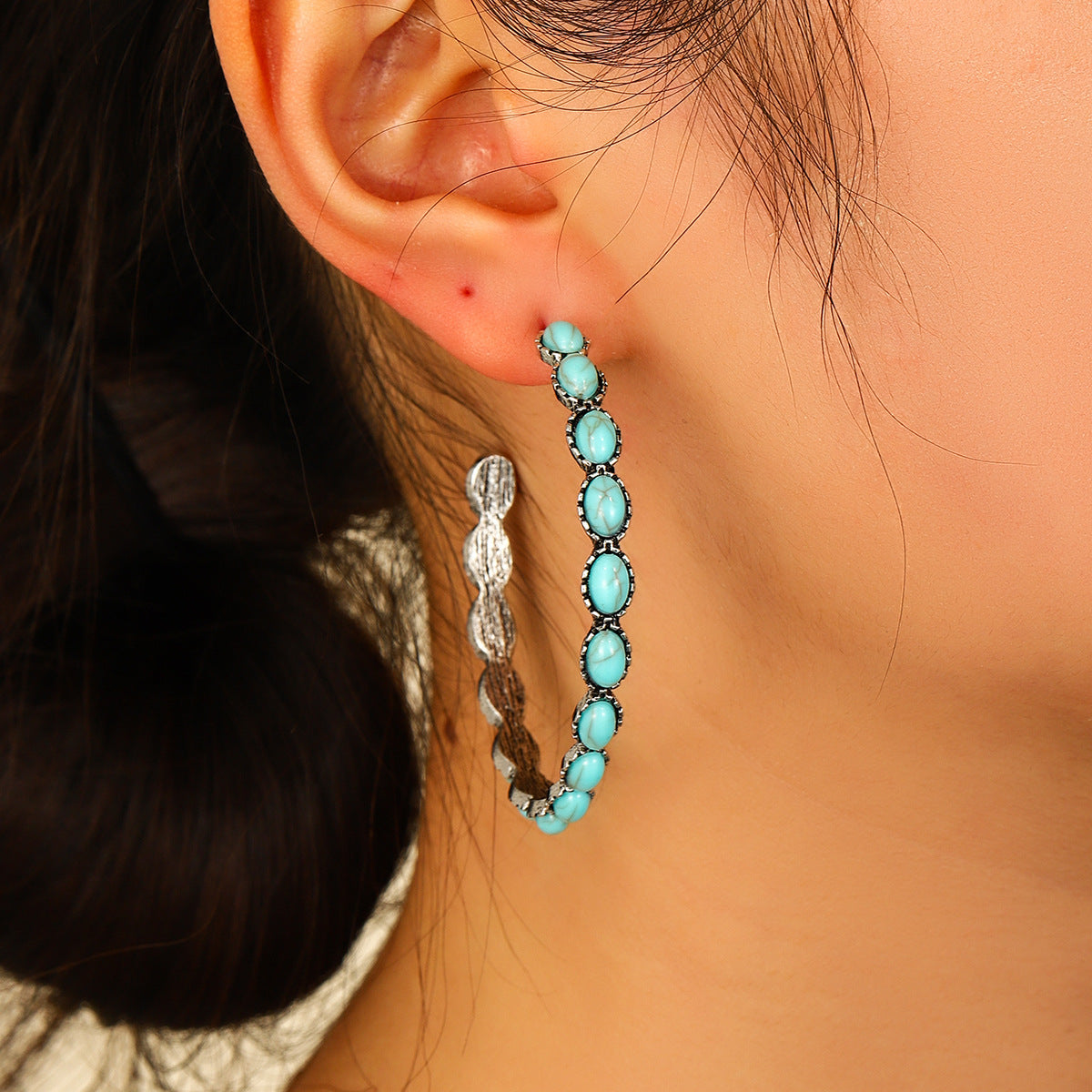 Retro Western Style Large Circle C Earring