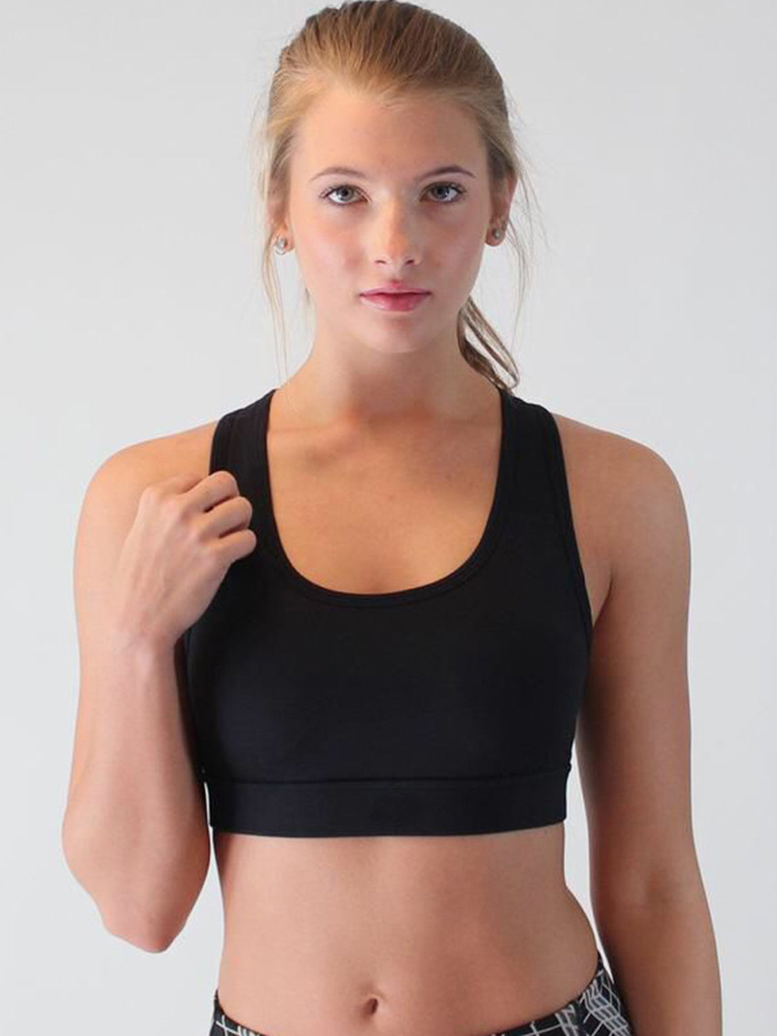 Versatile Active Tank w/ Cutout Scoop Packet Neck