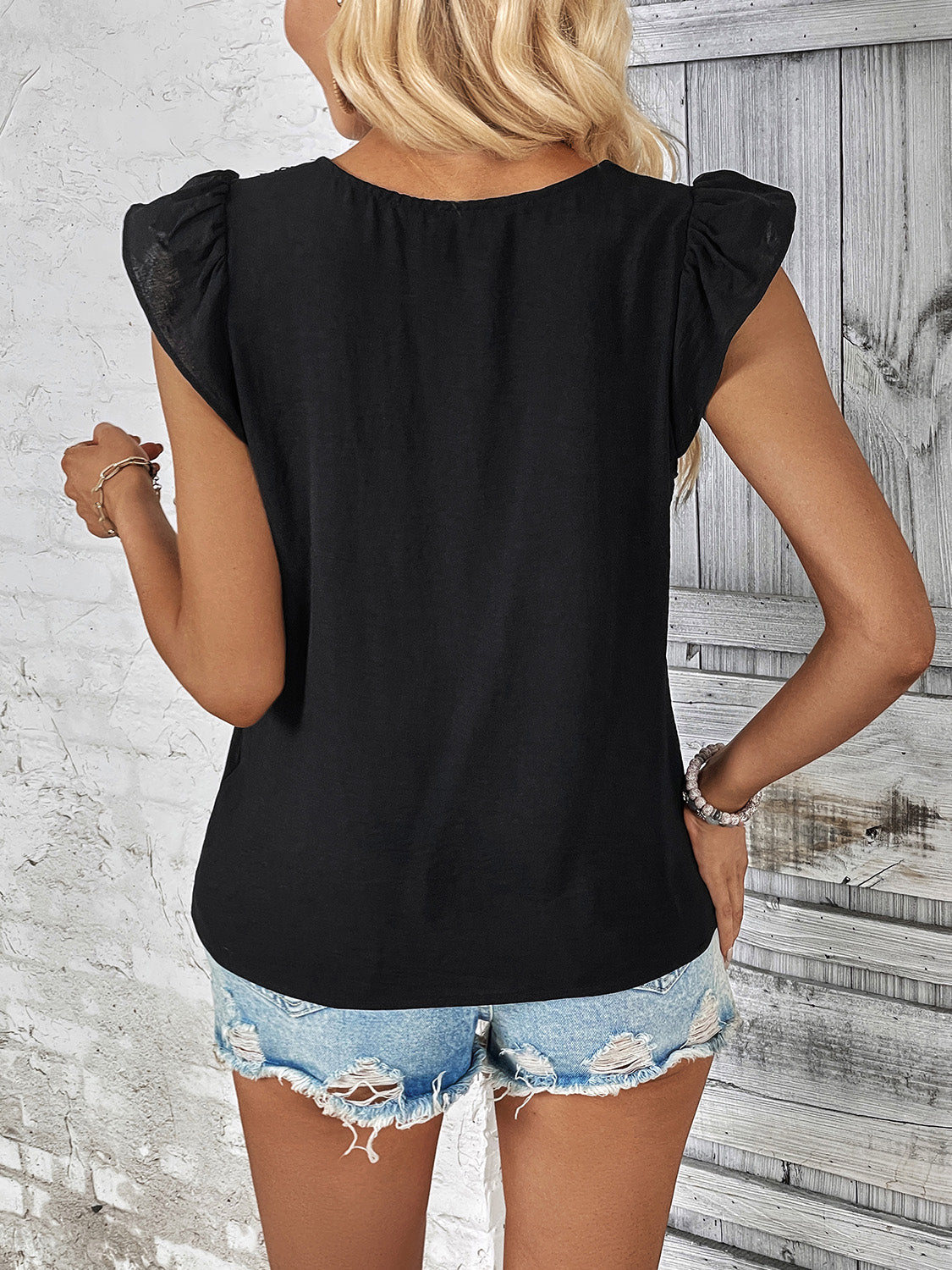 Fashionista  Ruffled V-Neck Top