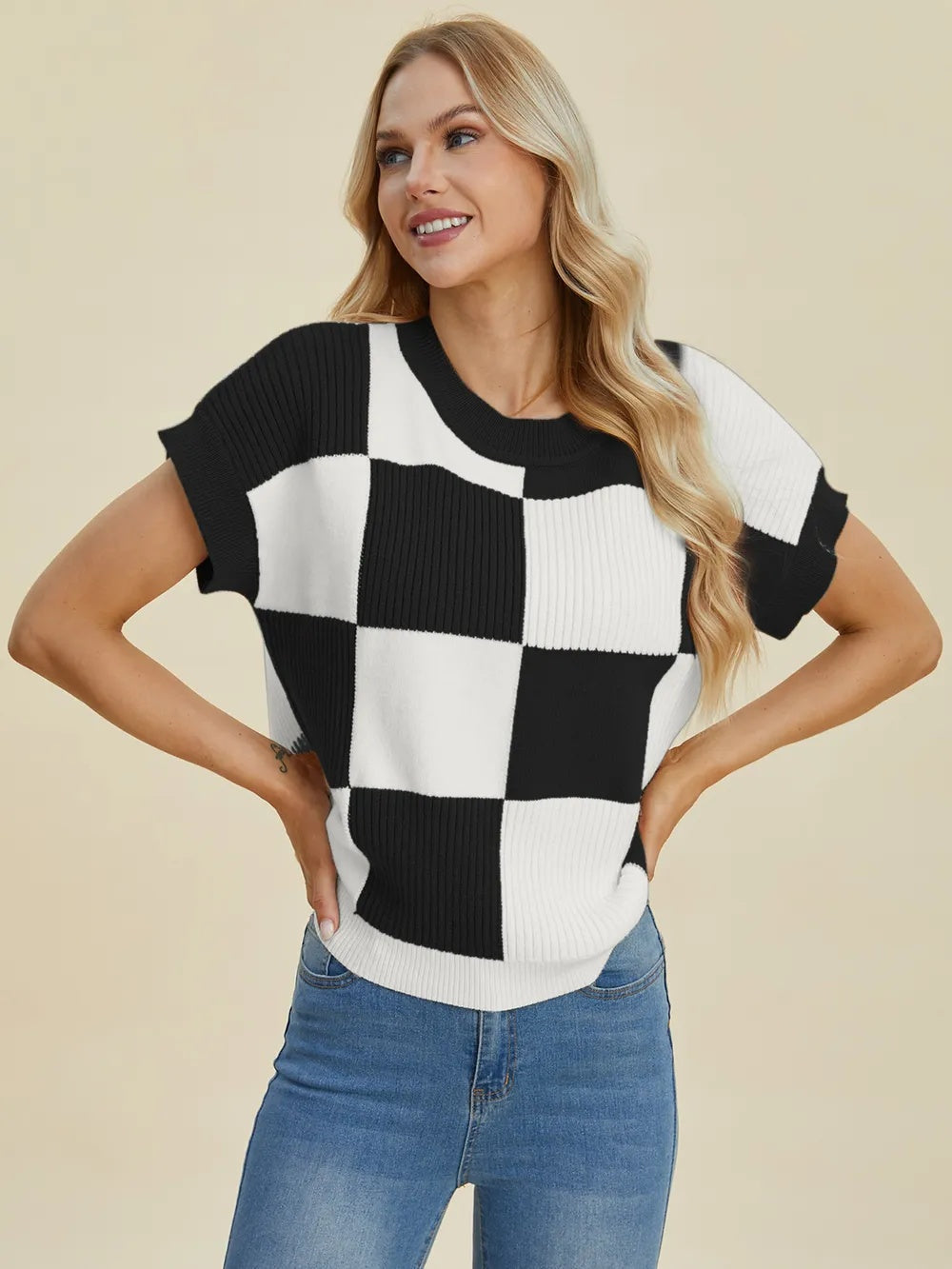 Modern Style  Checkered Round Neck Top with Short Sleeves