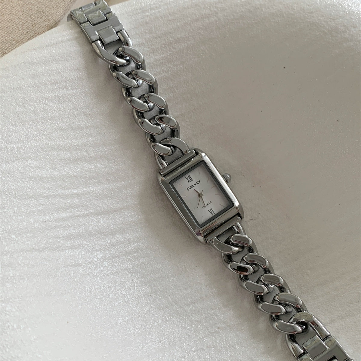 Classic Simple Design Ladies Chain Watch