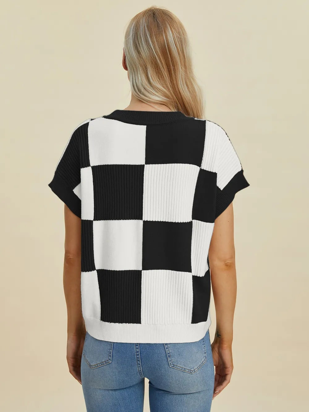 Modern Style  Checkered Round Neck Top with Short Sleeves