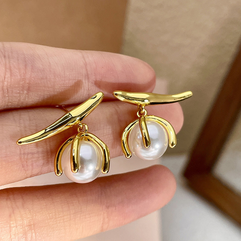 Elegant Design 925 Sterling Silver Gold Overlay Pearl Stud Earrings.