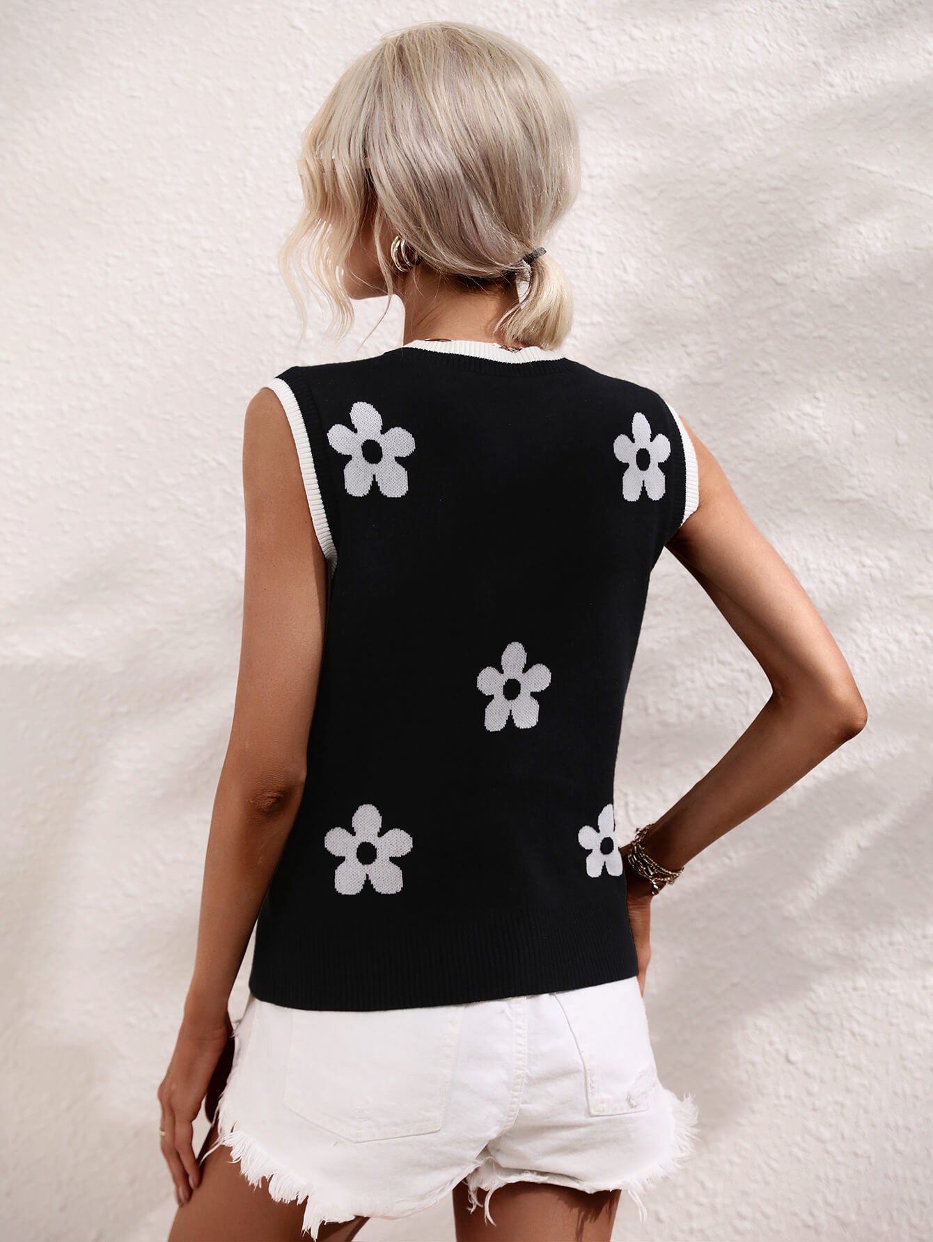 Clover Chic Floral Top-Vest with  Contrast Ribbed Trim