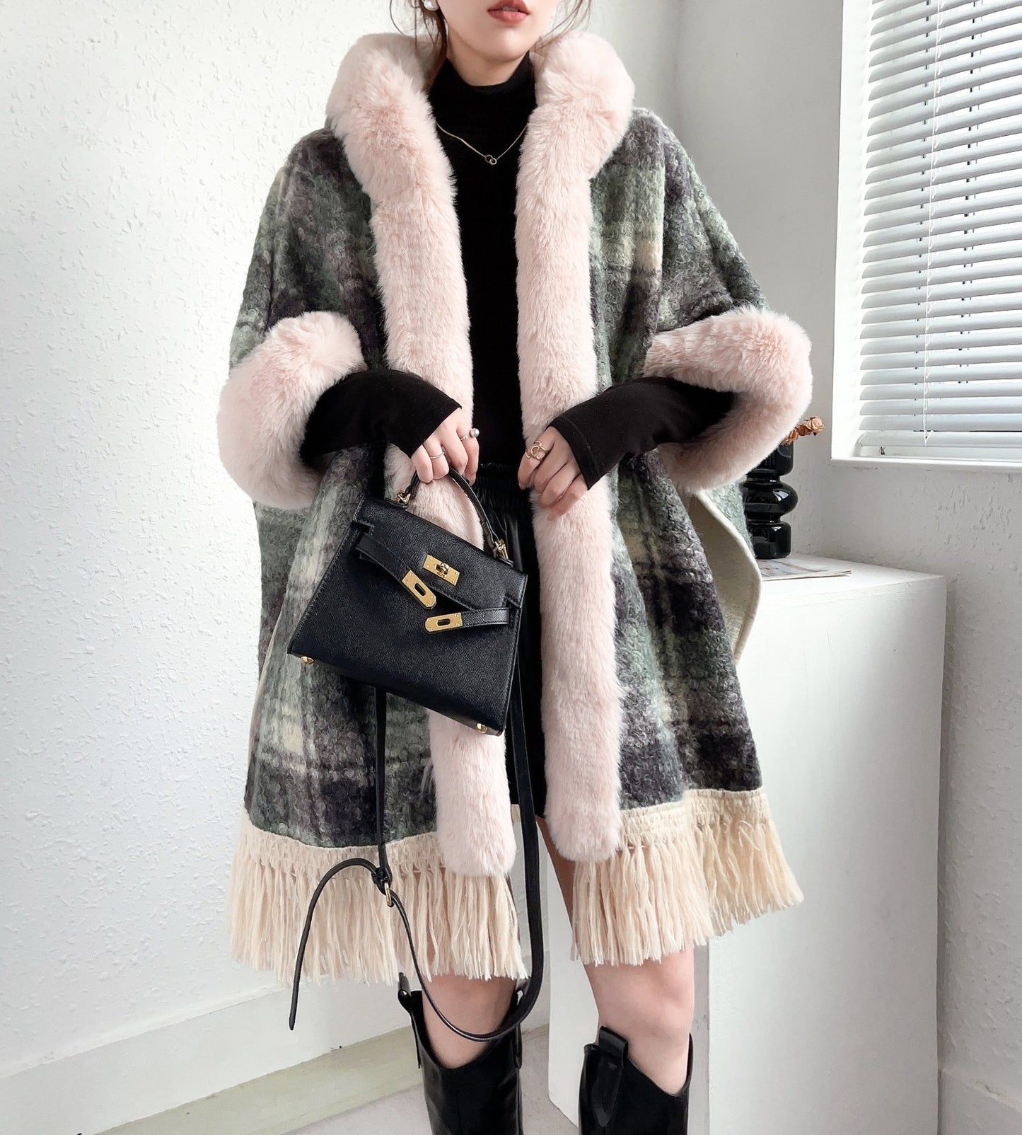 Classy Lady Plaid Pattern Cape Jacket